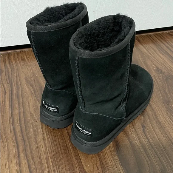 Kookaburra by UGG Women’s Koola Short Black Suede Fashion Boot Size 9 - Picture 2 of 8